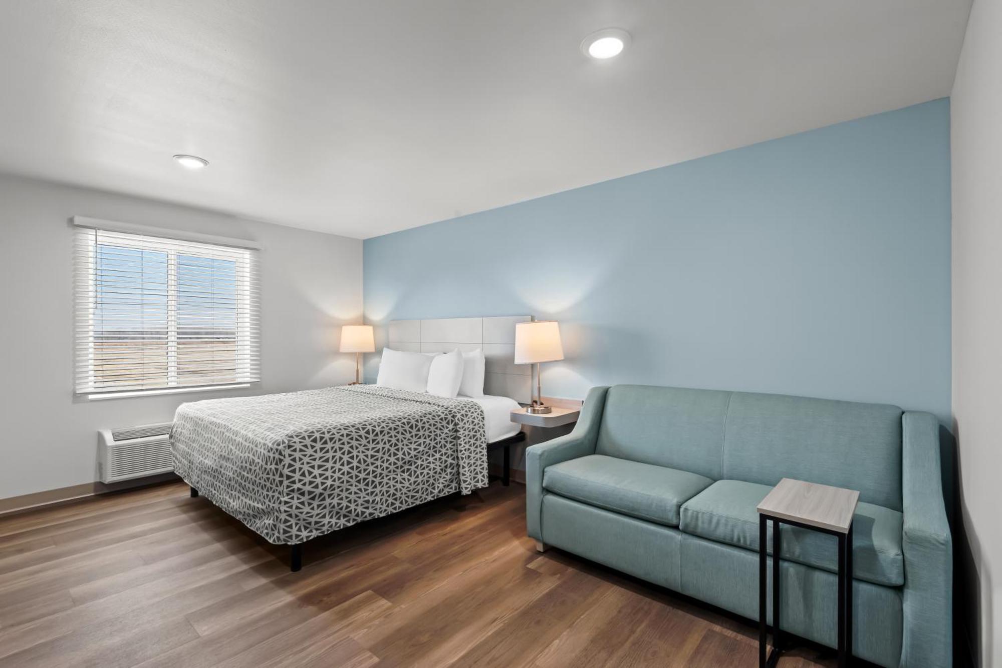 Woodspring Suites Coralville Iowa City Bagian luar foto